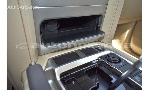 Buy Import Toyota Land Cruiser White Car in Import - Dubai in Iles Buy Import Toyota Land Cruiser White Car in Import - Dubai in Iles