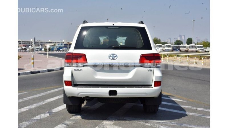Big with watermark toyota land cruiser iles import dubai 2258
