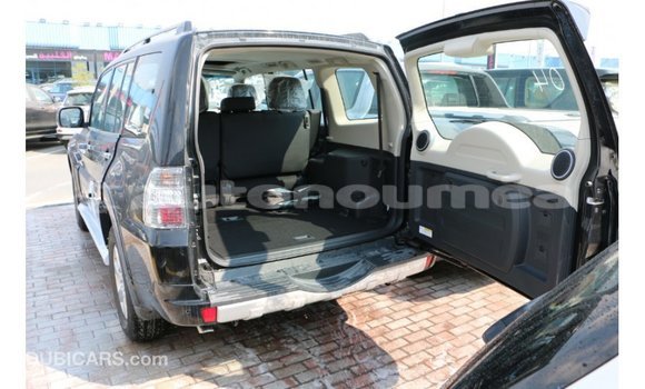 Acheter Import Voiture Mitsubishi Pajero Noir à Import - Dubai, Iles Acheter Import Voiture Mitsubishi Pajero Noir à Import - Dubai, Iles