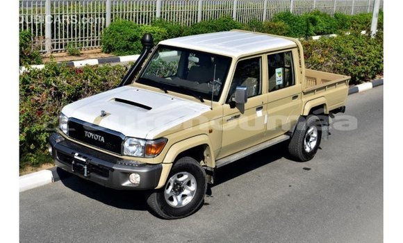 Acheter Import Voiture Toyota Land Cruiser Beige à Import - Dubai, Iles Acheter Import Voiture Toyota Land Cruiser Beige à Import - Dubai, Iles