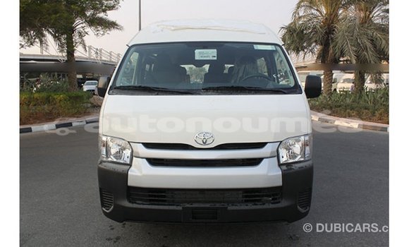 Acheter Import Voiture Toyota Hiace Blanc à Import - Dubai, Iles Acheter Import Voiture Toyota Hiace Blanc à Import - Dubai, Iles