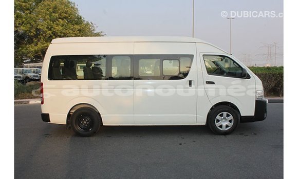 Acheter Import Voiture Toyota Hiace Blanc à Import - Dubai, Iles Acheter Import Voiture Toyota Hiace Blanc à Import - Dubai, Iles
