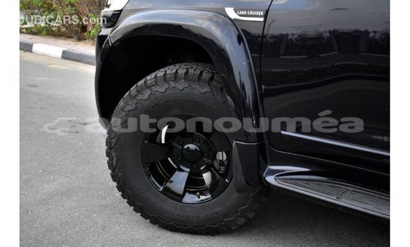 Buy Import Toyota Land Cruiser Black Car in Import - Dubai in Iles Buy Import Toyota Land Cruiser Black Car in Import - Dubai in Iles
