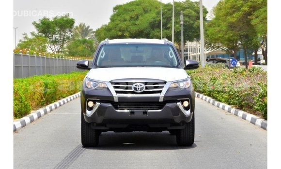 Acheter Import Voiture Toyota Fortuner Autre à Import - Dubai, Iles Acheter Import Voiture Toyota Fortuner Autre à Import - Dubai, Iles