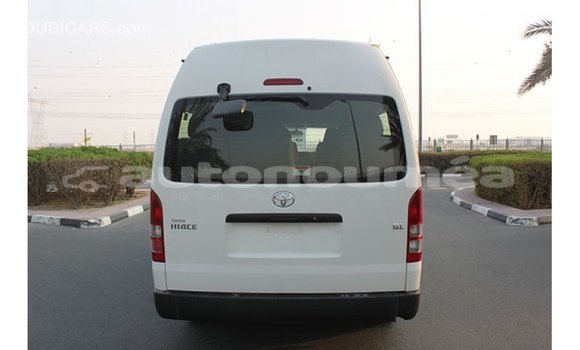 Acheter Import Voiture Toyota Hiace Blanc à Import - Dubai, Iles Acheter Import Voiture Toyota Hiace Blanc à Import - Dubai, Iles