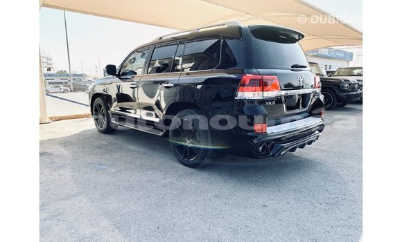 Acheter Import Voiture Toyota Land Cruiser Noir à Import - Dubai, Iles Acheter Import Voiture Toyota Land Cruiser Noir à Import - Dubai, Iles