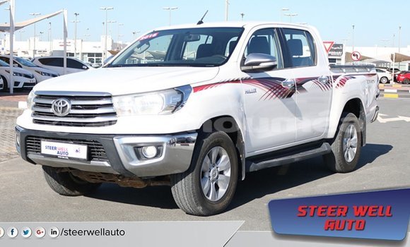 Acheter Import Voiture Toyota Hilux Blanc à Import - Dubai, Iles Acheter Import Voiture Toyota Hilux Blanc à Import - Dubai, Iles