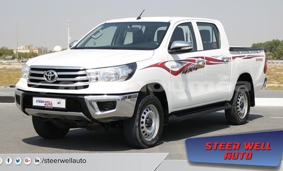 Acheter Import Voiture Toyota Hilux Blanc à Import - Dubai, Iles Acheter Import Voiture Toyota Hilux Blanc à Import - Dubai, Iles
