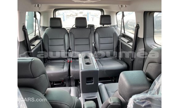 Buy Import Peugeot Traveller Black Car in Import - Dubai in Iles Buy Import Peugeot Traveller Black Car in Import - Dubai in Iles