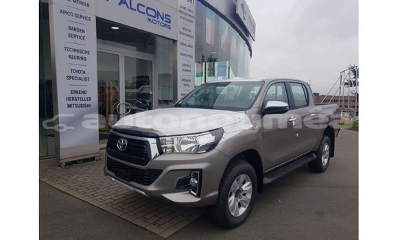 Buy Import Toyota Hilux Other Car in Import - Dubai in Iles Buy Import Toyota Hilux Other Car in Import - Dubai in Iles