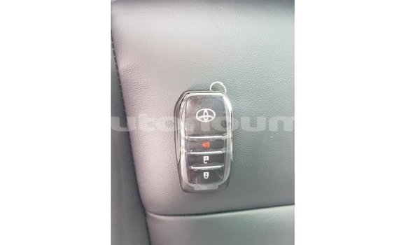 Buy Import Toyota Hilux Other Car in Import - Dubai in Iles Buy Import Toyota Hilux Other Car in Import - Dubai in Iles