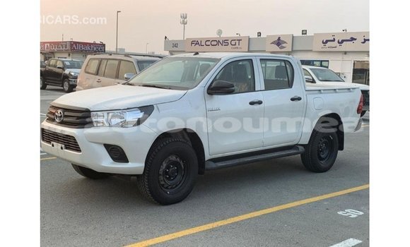 Acheter Import Voiture Toyota Hilux Blanc à Import - Dubai, Iles Acheter Import Voiture Toyota Hilux Blanc à Import - Dubai, Iles