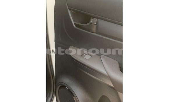Acheter Import Voiture Toyota Hilux Blanc à Import - Dubai, Iles Acheter Import Voiture Toyota Hilux Blanc à Import - Dubai, Iles