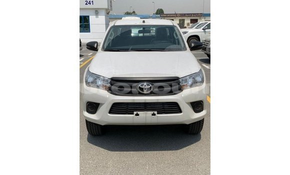 Acheter Import Voiture Toyota Hilux Blanc à Import - Dubai, Iles Acheter Import Voiture Toyota Hilux Blanc à Import - Dubai, Iles