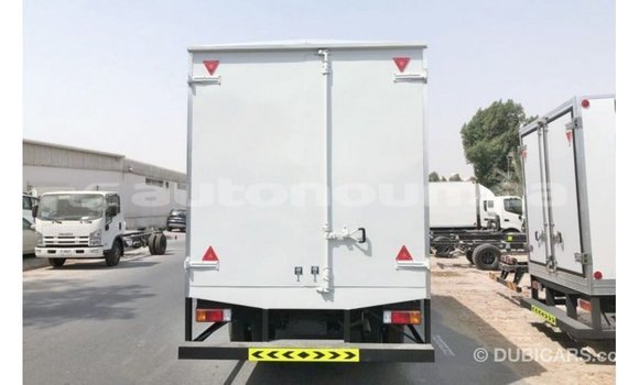 Buy Import Hino 300 Series White Truck in Import - Dubai in Iles Buy Import Hino 300 Series White Truck in Import - Dubai in Iles