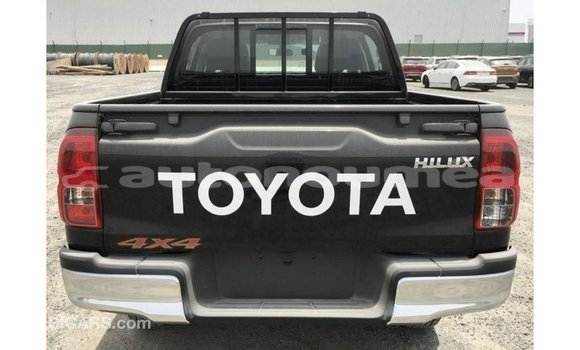 Acheter Import Voiture Toyota Hilux Noir à Import - Dubai, Iles Acheter Import Voiture Toyota Hilux Noir à Import - Dubai, Iles