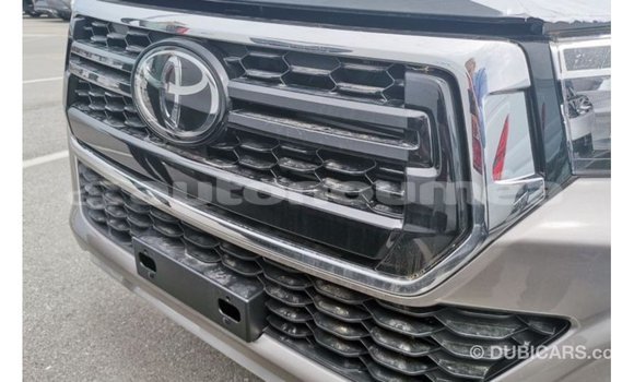 Buy Import Toyota Hilux Other Car in Import - Dubai in Iles Buy Import Toyota Hilux Other Car in Import - Dubai in Iles