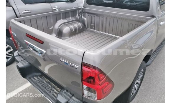 Buy Import Toyota Hilux Other Car in Import - Dubai in Iles Buy Import Toyota Hilux Other Car in Import - Dubai in Iles