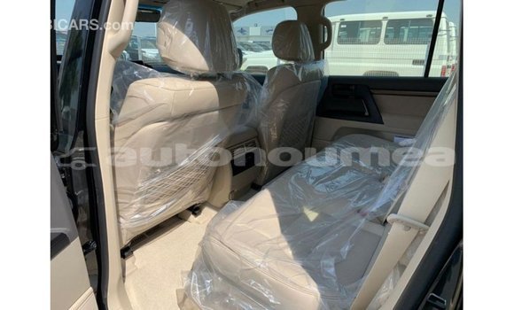 Buy Import Toyota Land Cruiser Black Car in Import - Dubai in Iles Buy Import Toyota Land Cruiser Black Car in Import - Dubai in Iles