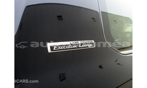 Buy Import Toyota Land Cruiser Black Car in Import - Dubai in Iles Buy Import Toyota Land Cruiser Black Car in Import - Dubai in Iles