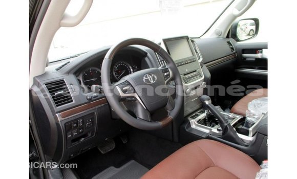 Buy Import Toyota Land Cruiser Black Car in Import - Dubai in Iles Buy Import Toyota Land Cruiser Black Car in Import - Dubai in Iles