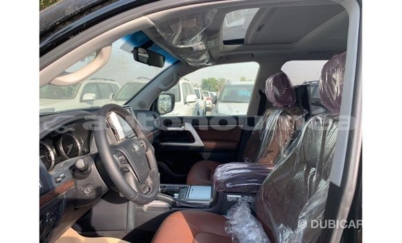 Buy Import Toyota Land Cruiser Black Car in Import - Dubai in Iles Buy Import Toyota Land Cruiser Black Car in Import - Dubai in Iles