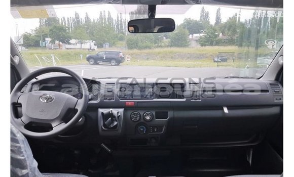 Buy Import Toyota Hiace White Car in Import - Dubai in Iles Buy Import Toyota Hiace White Car in Import - Dubai in Iles