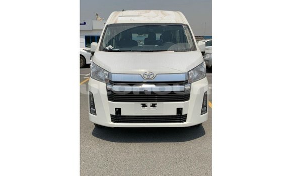 Acheter Import Voiture Toyota Hiace Blanc à Import - Dubai, Iles Acheter Import Voiture Toyota Hiace Blanc à Import - Dubai, Iles