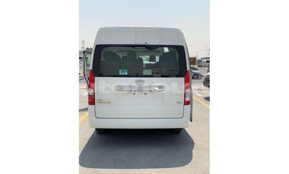 Acheter Import Voiture Toyota Hiace Blanc à Import - Dubai, Iles Acheter Import Voiture Toyota Hiace Blanc à Import - Dubai, Iles