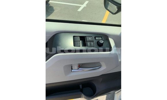 Acheter Import Voiture Toyota Hiace Blanc à Import - Dubai, Iles Acheter Import Voiture Toyota Hiace Blanc à Import - Dubai, Iles