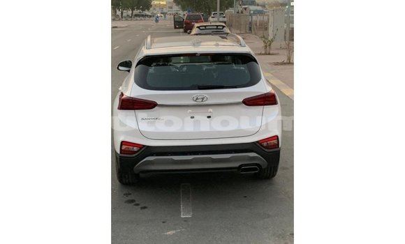 Buy Import Hyundai Santa Fe White Car in Import - Dubai in Iles Buy Import Hyundai Santa Fe White Car in Import - Dubai in Iles