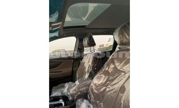 Buy Import Hyundai Santa Fe White Car in Import - Dubai in Iles Buy Import Hyundai Santa Fe White Car in Import - Dubai in Iles
