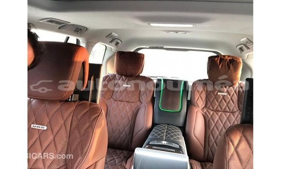 Buy Import Toyota Land Cruiser Black Car in Import - Dubai in Iles Buy Import Toyota Land Cruiser Black Car in Import - Dubai in Iles