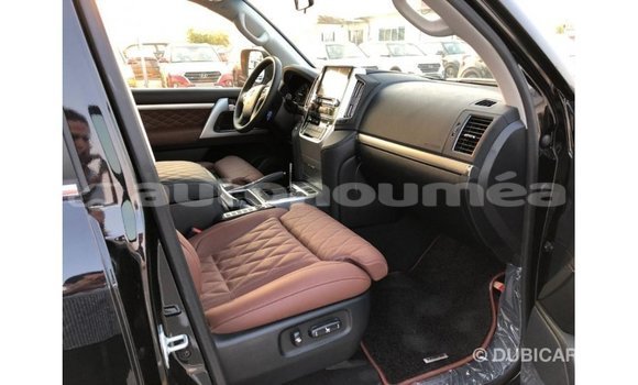 Buy Import Toyota Land Cruiser Black Car in Import - Dubai in Iles Buy Import Toyota Land Cruiser Black Car in Import - Dubai in Iles