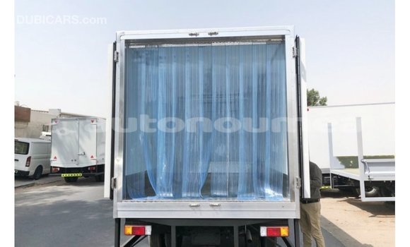 Buy Import Hino 300 Series White Truck in Import - Dubai in Iles Buy Import Hino 300 Series White Truck in Import - Dubai in Iles