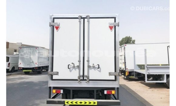 Buy Import Hino 300 Series White Truck in Import - Dubai in Iles Buy Import Hino 300 Series White Truck in Import - Dubai in Iles