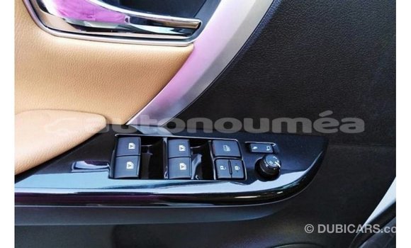 Acheter Import Voiture Toyota Fortuner Blanc à Import - Dubai, Iles Acheter Import Voiture Toyota Fortuner Blanc à Import - Dubai, Iles