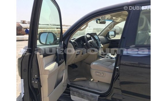 Buy Import Toyota Land Cruiser Black Car in Import - Dubai in Iles Buy Import Toyota Land Cruiser Black Car in Import - Dubai in Iles