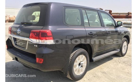 Buy Import Toyota Land Cruiser Black Car in Import - Dubai in Iles Buy Import Toyota Land Cruiser Black Car in Import - Dubai in Iles