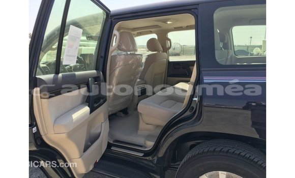 Buy Import Toyota Land Cruiser Black Car in Import - Dubai in Iles Buy Import Toyota Land Cruiser Black Car in Import - Dubai in Iles