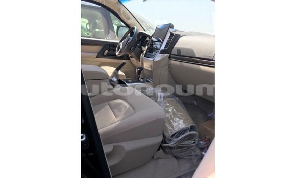 Buy Import Toyota Land Cruiser Black Car in Import - Dubai in Iles Buy Import Toyota Land Cruiser Black Car in Import - Dubai in Iles