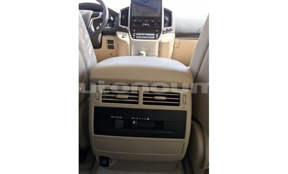 Buy Import Toyota Land Cruiser Black Car in Import - Dubai in Iles Buy Import Toyota Land Cruiser Black Car in Import - Dubai in Iles