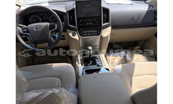 Buy Import Toyota Land Cruiser Black Car in Import - Dubai in Iles Buy Import Toyota Land Cruiser Black Car in Import - Dubai in Iles