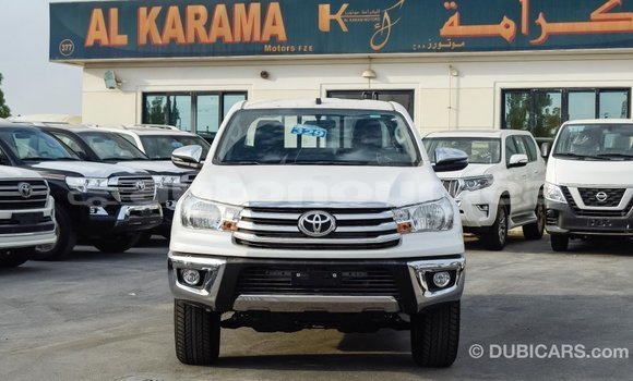 Buy Import Toyota Hilux White Car in Import - Dubai in Iles Buy Import Toyota Hilux White Car in Import - Dubai in Iles