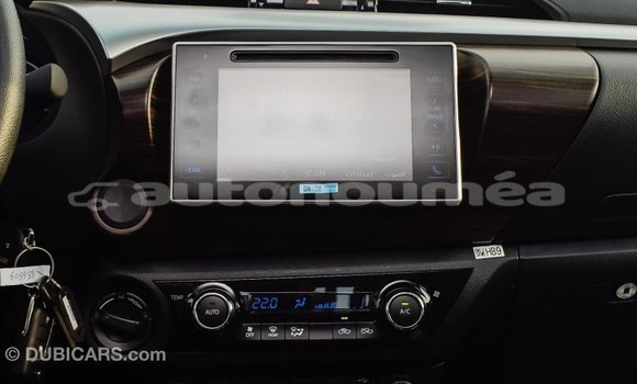 Buy Import Toyota Hilux White Car in Import - Dubai in Iles Buy Import Toyota Hilux White Car in Import - Dubai in Iles