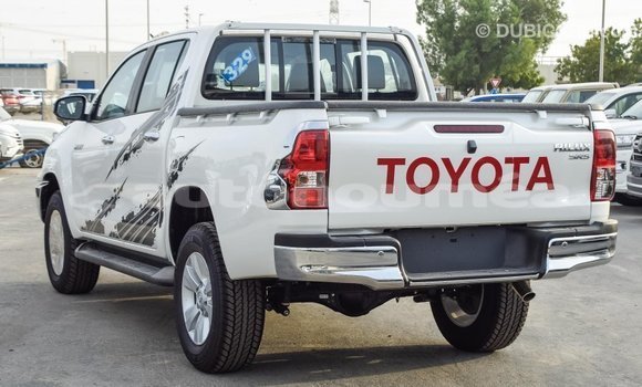 Buy Import Toyota Hilux White Car in Import - Dubai in Iles Buy Import Toyota Hilux White Car in Import - Dubai in Iles