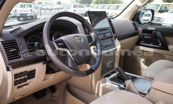 Buy Import Toyota Land Cruiser Black Car in Import - Dubai in Iles Buy Import Toyota Land Cruiser Black Car in Import - Dubai in Iles