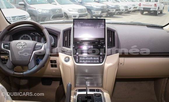Buy Import Toyota Land Cruiser Black Car in Import - Dubai in Iles Buy Import Toyota Land Cruiser Black Car in Import - Dubai in Iles