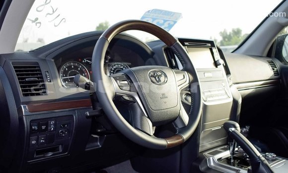 Buy Import Toyota Land Cruiser Black Car in Import - Dubai in Iles Buy Import Toyota Land Cruiser Black Car in Import - Dubai in Iles