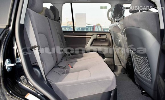 Buy Import Toyota Land Cruiser Black Car in Import - Dubai in Iles Buy Import Toyota Land Cruiser Black Car in Import - Dubai in Iles